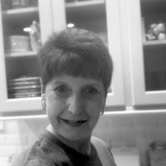 Meet your Posher, Cyrilla - Picture 2 of 2